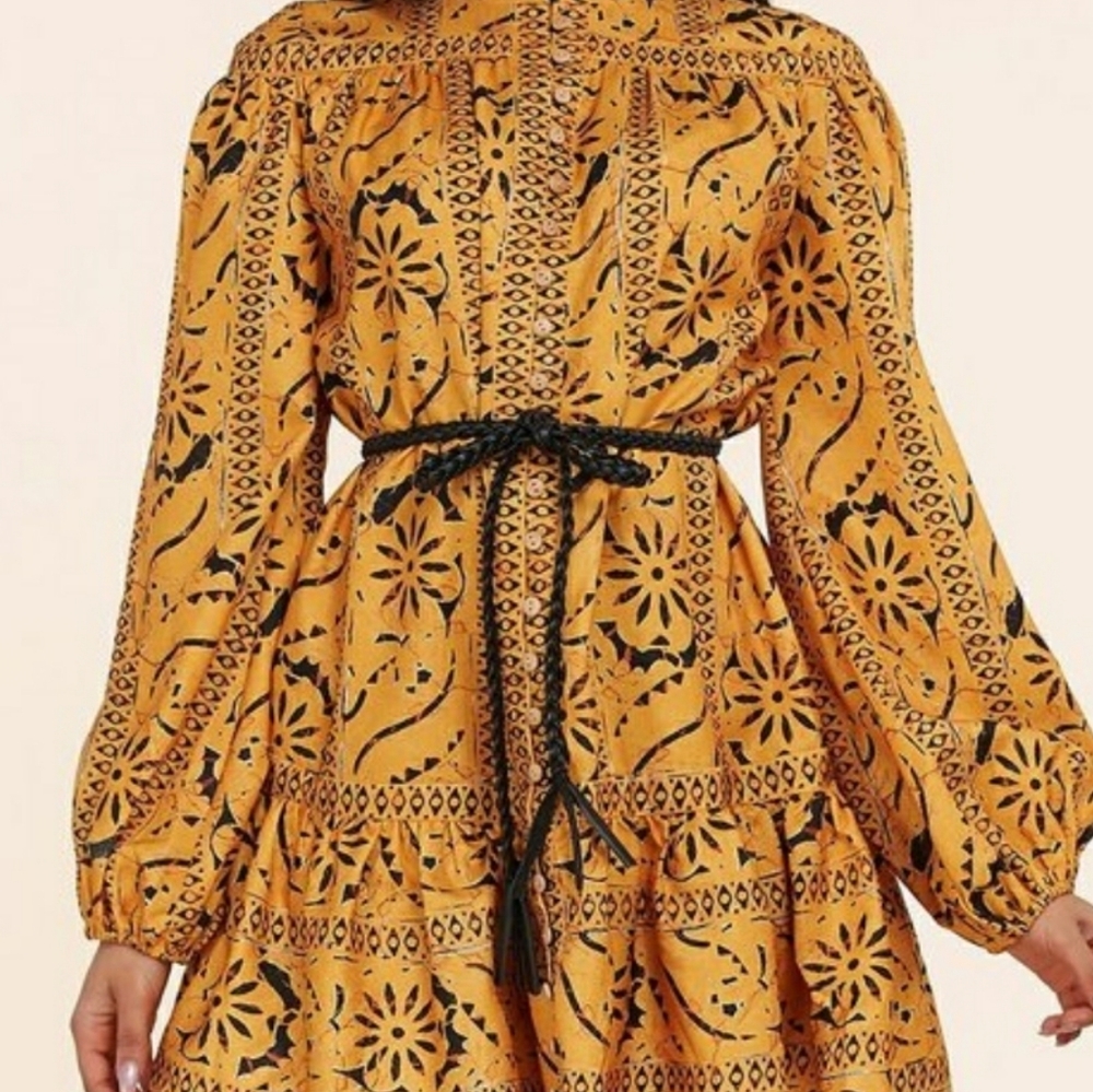 Beautiful dresses in stock: Sizes (S,M,L)